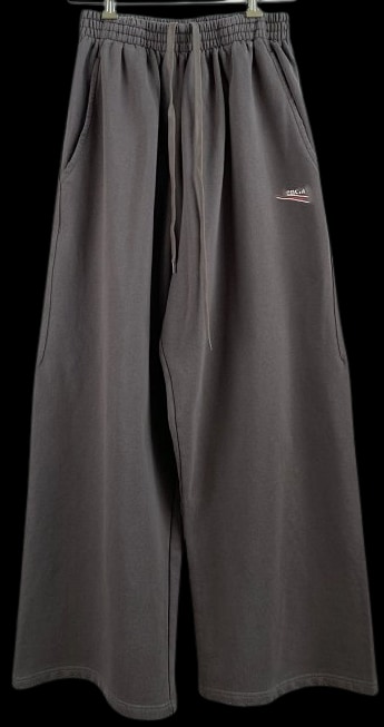 Balenciaga Baggy
Sweatpants