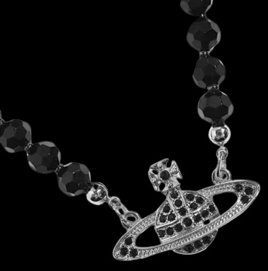 Vivienne Westwood 
Black Pearl Necklace
(2 colorways)
